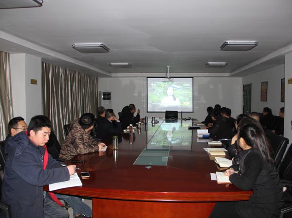 學(xué)時(shí)代楷模  學(xué)先進(jìn)事跡 新能源公司黨支部組織召開“主題黨日活動(dòng)”