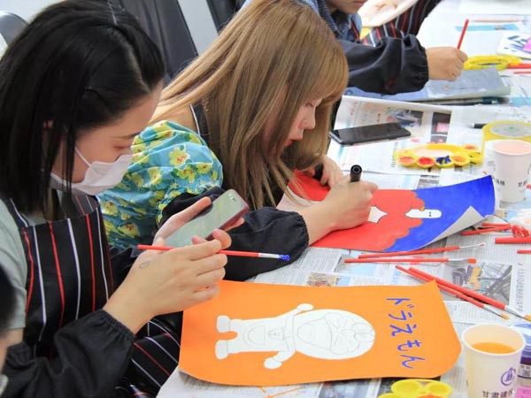 路橋公司女職工繪畫(huà)文藝活動(dòng) ——春暖畫(huà)開(kāi)，溫暖綻放