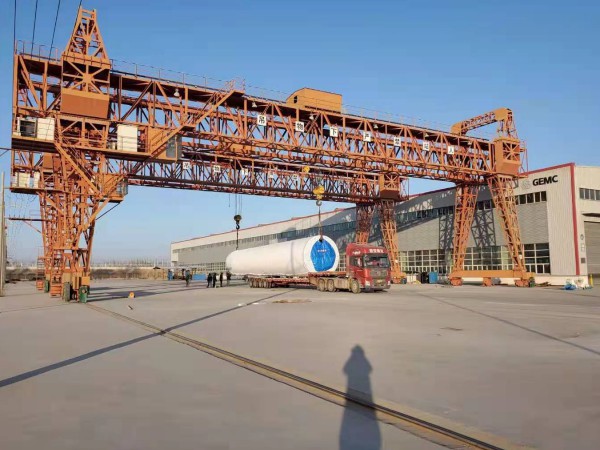 攻堅(jiān)克難推項(xiàng)目??日夜奮戰(zhàn)保工期