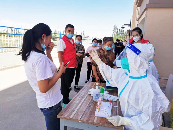 疫情防控不松懈  生產(chǎn)任務(wù)不停歇