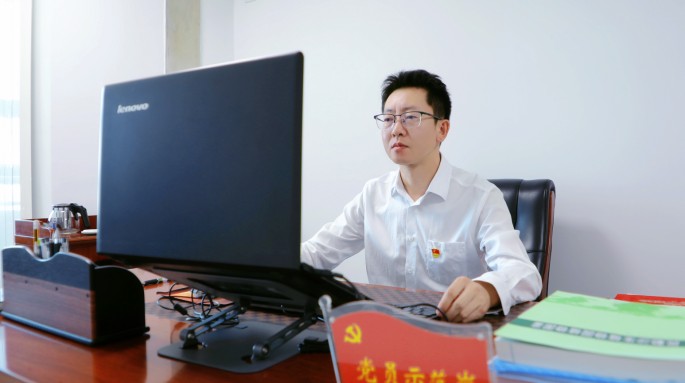 黨徽閃耀映初心 實(shí)干擔(dān)當(dāng)譜華章 —— 記甘肅建投2024年度優(yōu)秀共產(chǎn)黨員戴敏 黨徽閃耀映初心 實(shí)干擔(dān)當(dāng)譜華章 —— 記甘肅建投2024年度優(yōu)秀共產(chǎn)黨員戴敏